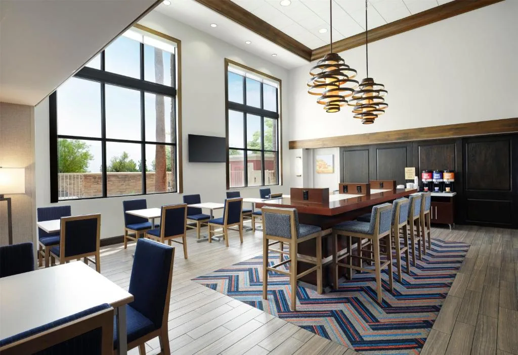 Hampton Inn & Suites Las Vegas-Red Rock/Summerlin — 5