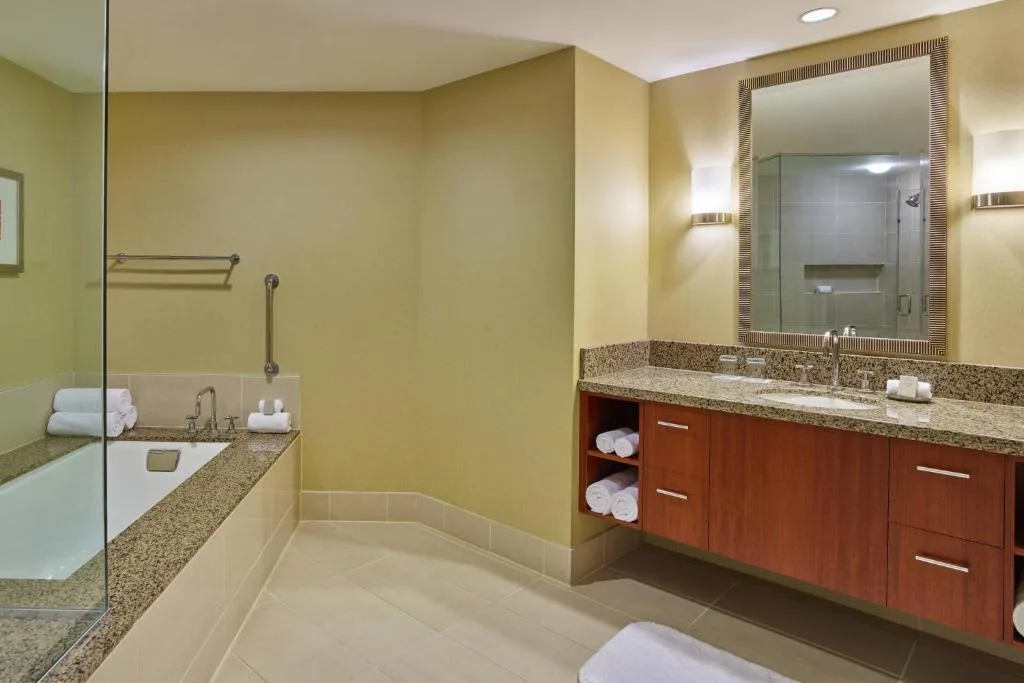 Renaissance Las Vegas Hotel — 3