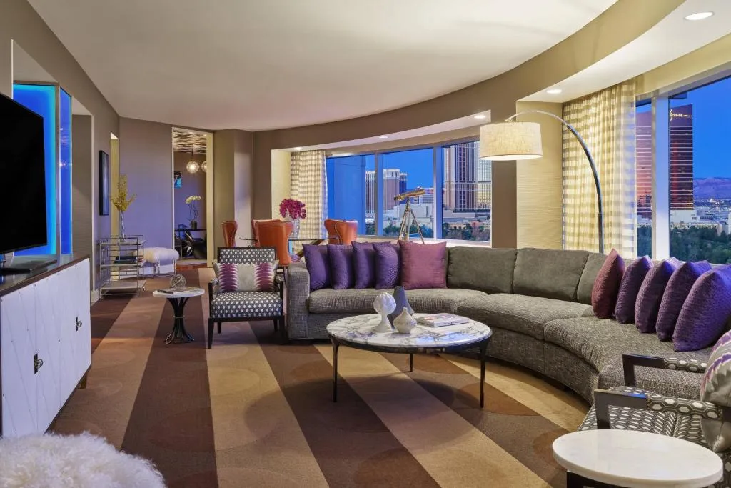 Renaissance Las Vegas Hotel — 5