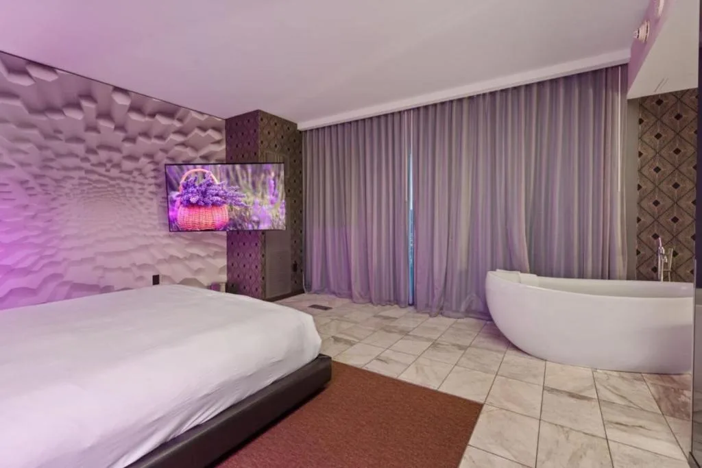 The Celine Riviera Suite at Palms Place — 3