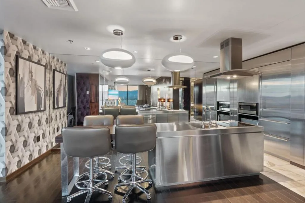 The Celine Riviera Suite at Palms Place — 5