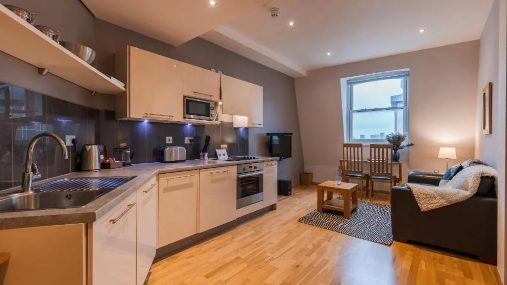 Cannon Street Serviced Apartments by LovelyStay — 4