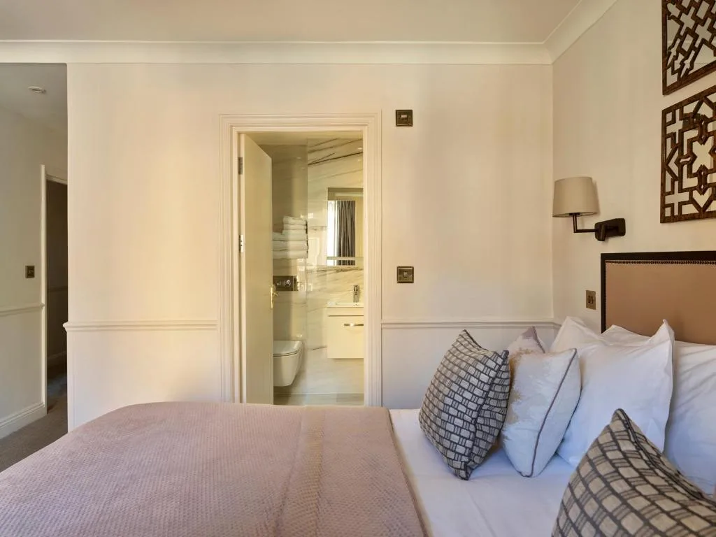 Collingham Serviced Apartments — 3