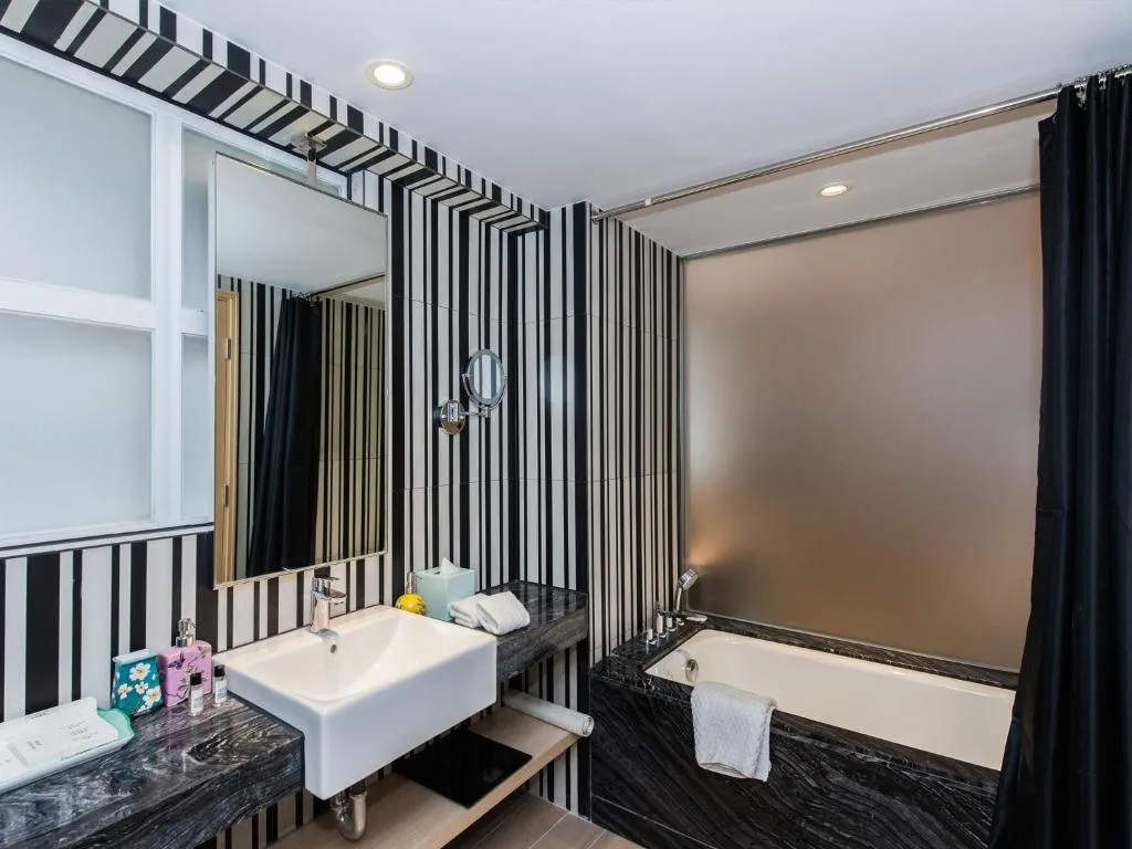 Caravel Hotel — 3