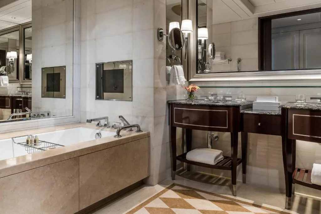 Four Seasons Hotel Macao — 3
