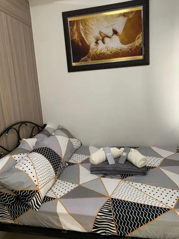 SHORE 2 MOA Staycation T2 U1712 — 5