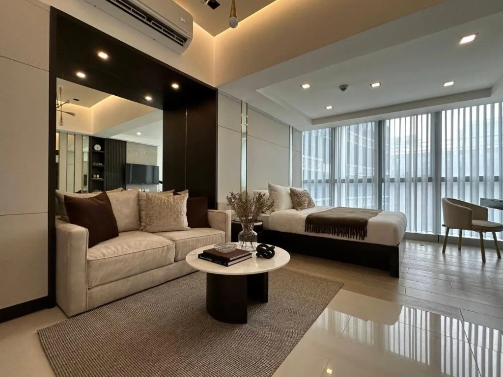 Uptown Parksuites BGC