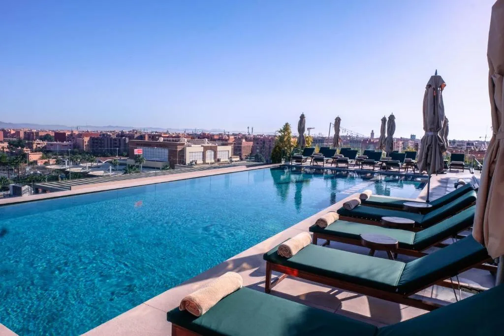Longue vie Hotels — 1
