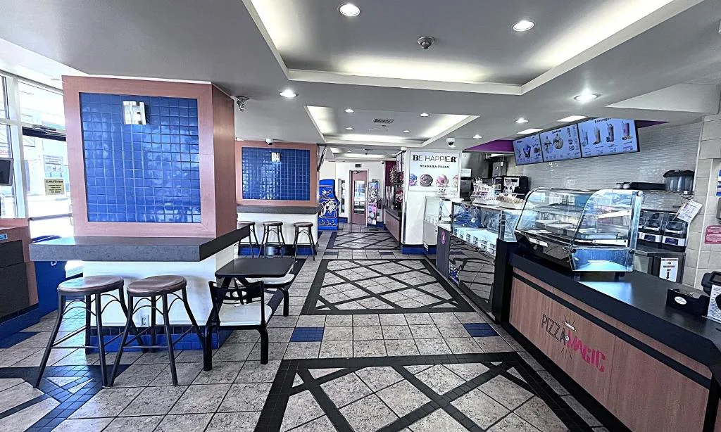 Howard Johnson Plaza by Wyndham by the Falls Niagara Falls — 5