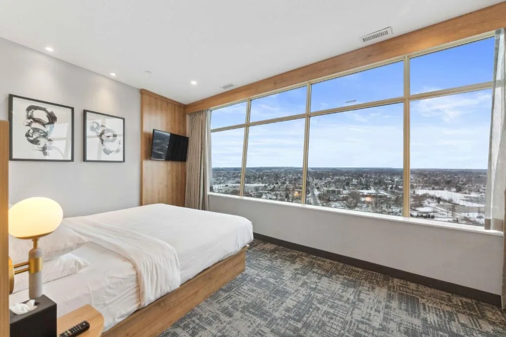 Tower Hotel at Fallsview — 5