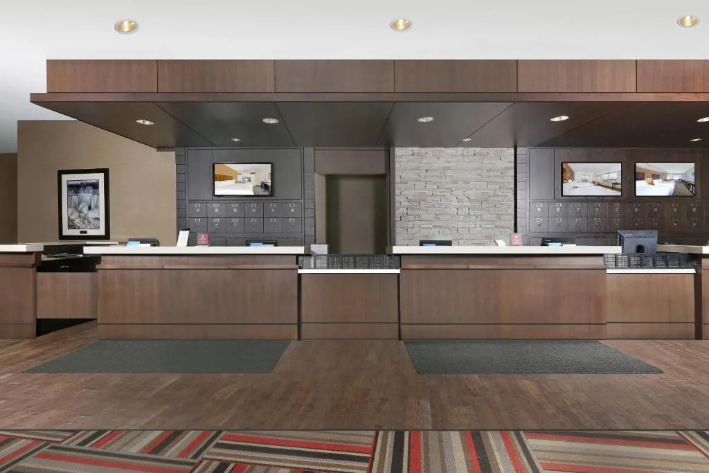 Wyndham Grand Fallsview Hotel — 4