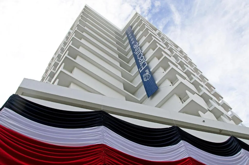 The Executive Hotel — 3