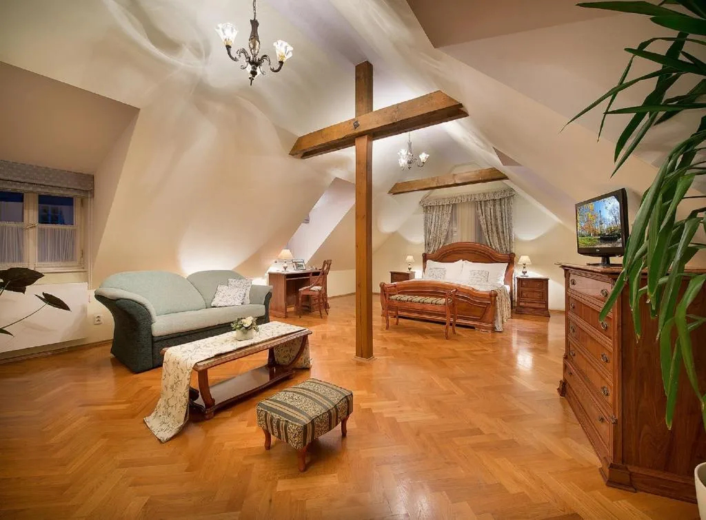 Boutique Hotel Constans — 2