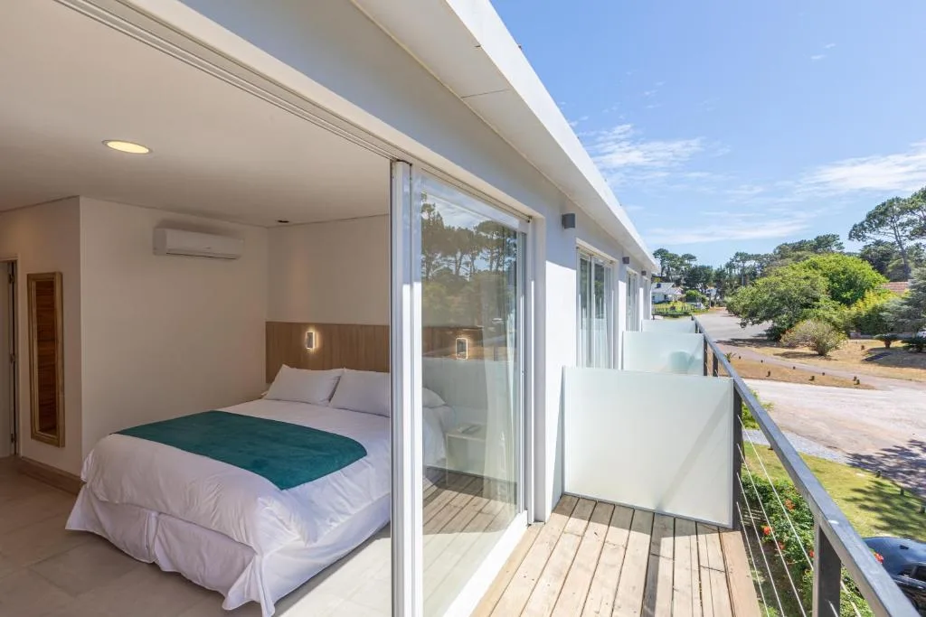 Live Hotel Boutique (Adults only) — 2