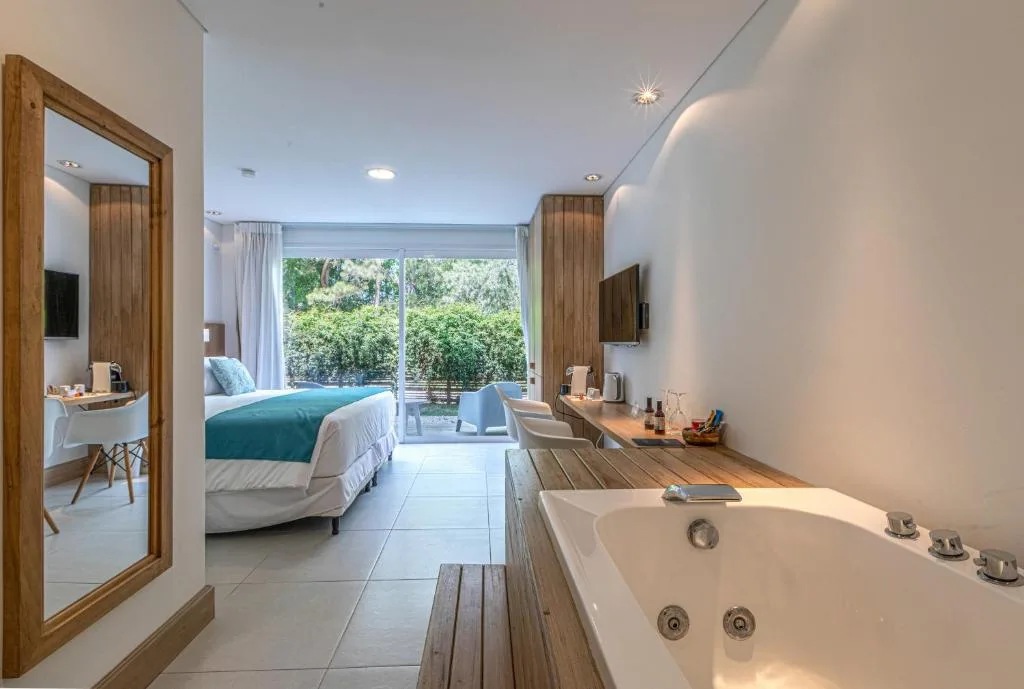 Live Hotel Boutique (Adults only) — 3