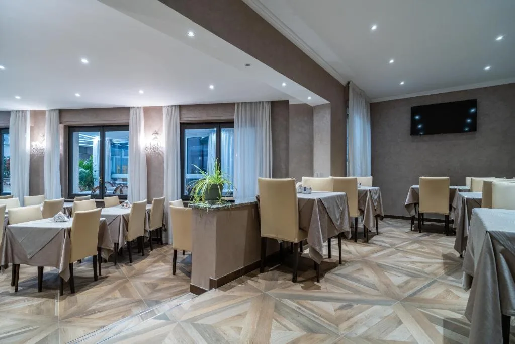 Hotel Globo Suite-Correnti hotels — 5