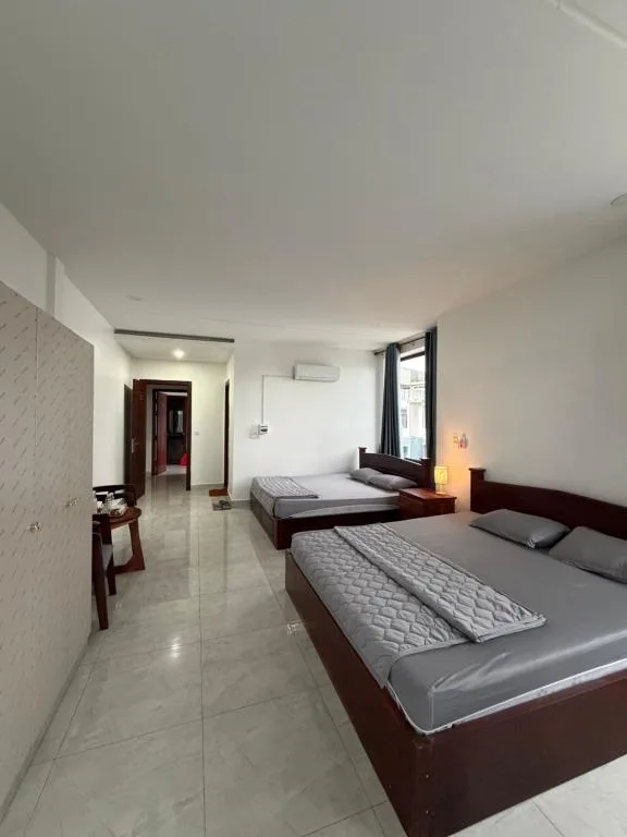 J&Q Hotel — 2