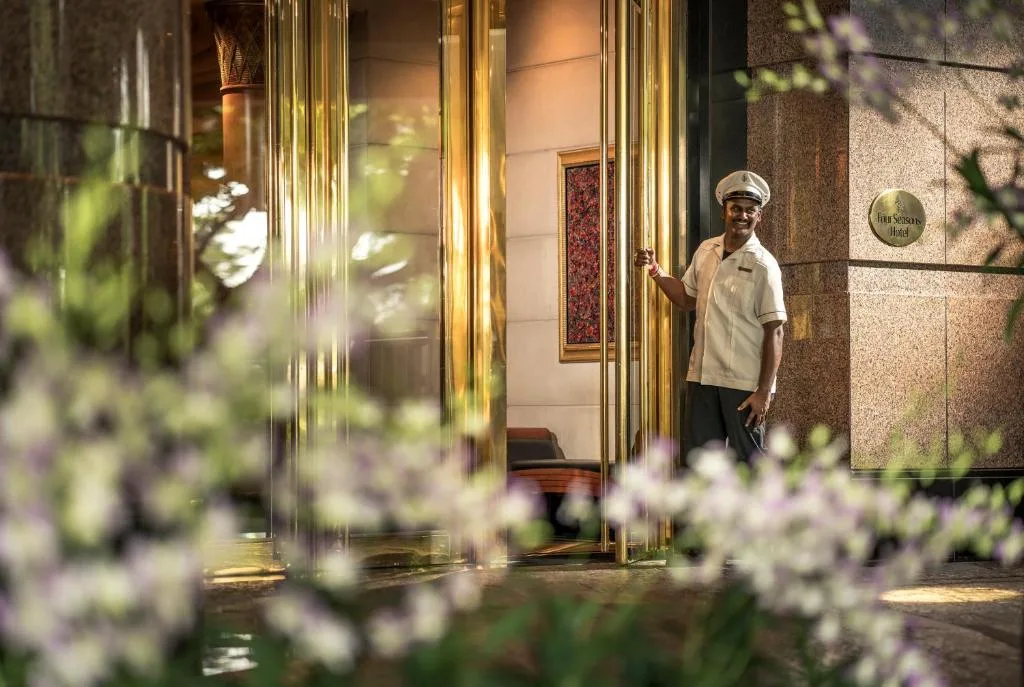 Four Seasons Hotel Singapore — 4