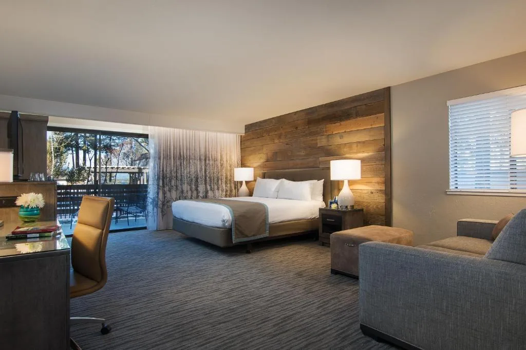 Hotel Azure — 2