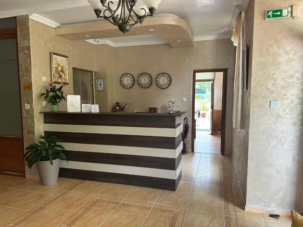 Oleander House and Tennis Club — 4