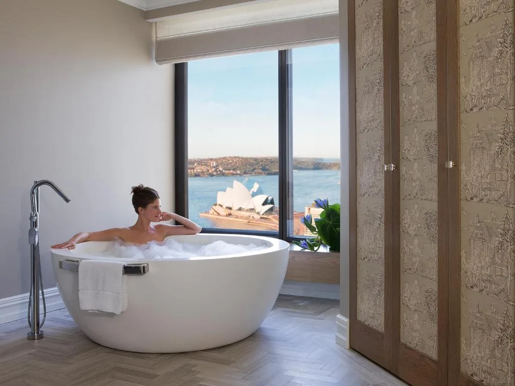 Four Seasons Hotel Sydney — 3