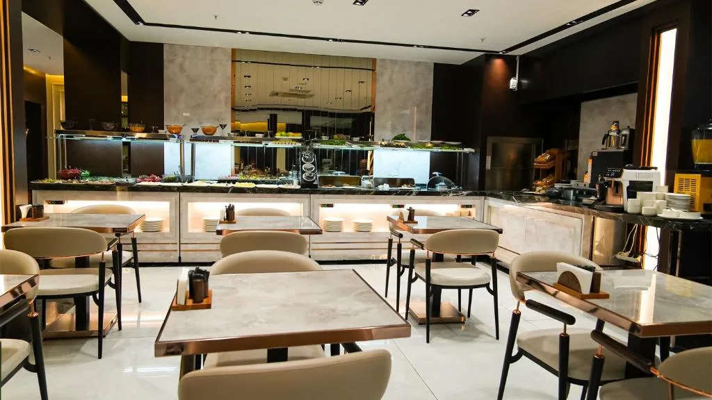 Sky Hill Hotel — 2