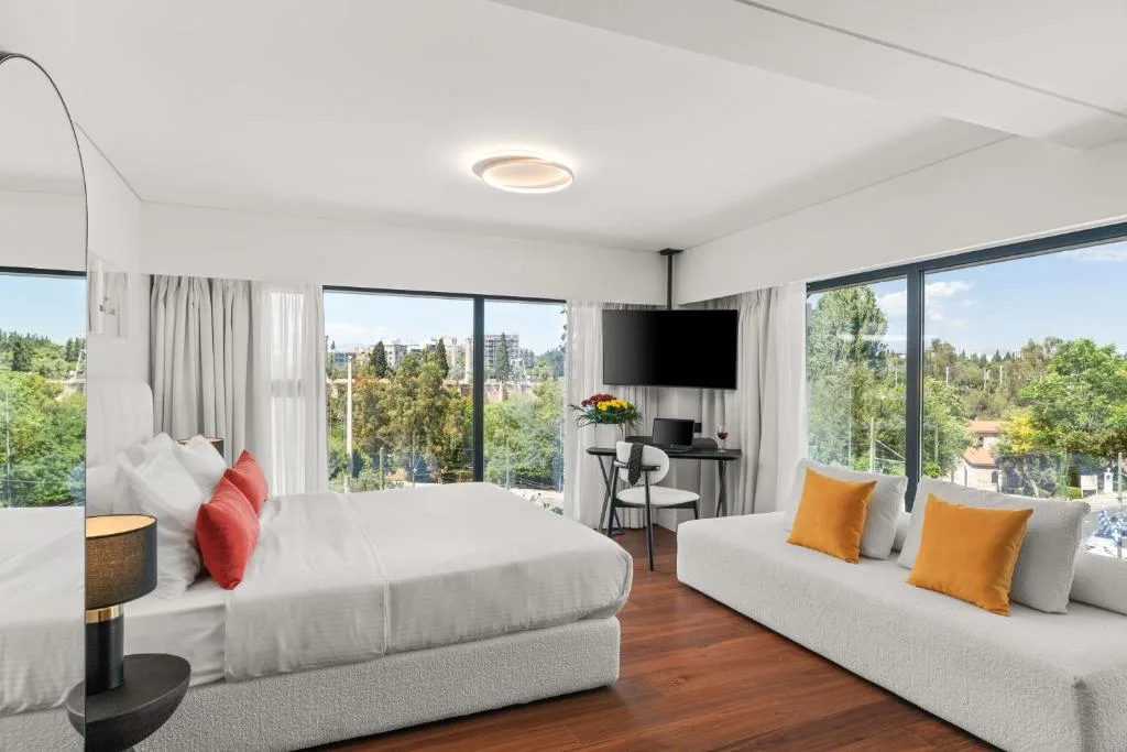 The Athenaeum Luxury Hotel — 3