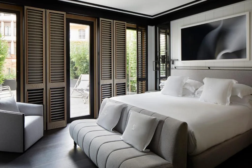 Seventy Barcelona — 3