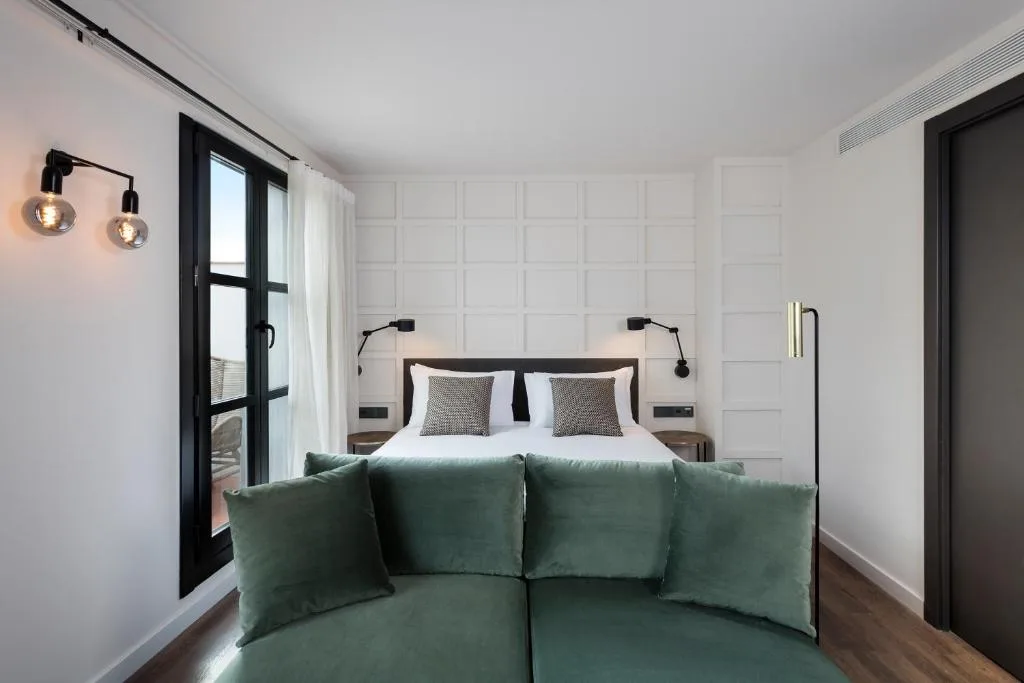 Yurbban Ramblas Boutique Hotel — 2