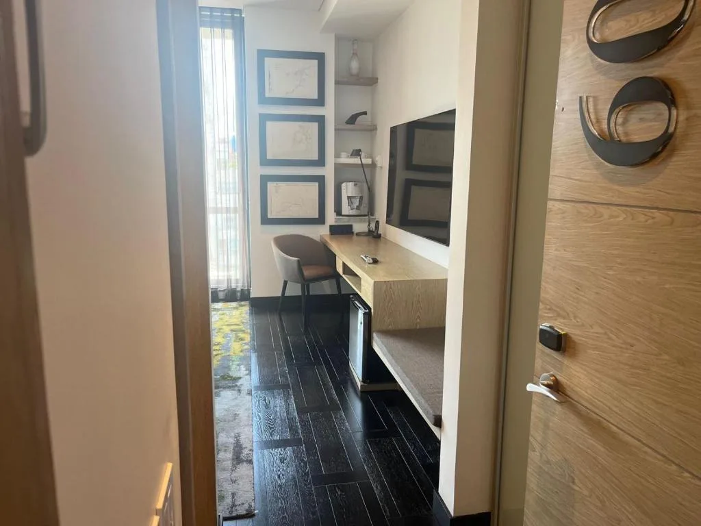8010 Urban Living- Luxury Home Experience — 4
