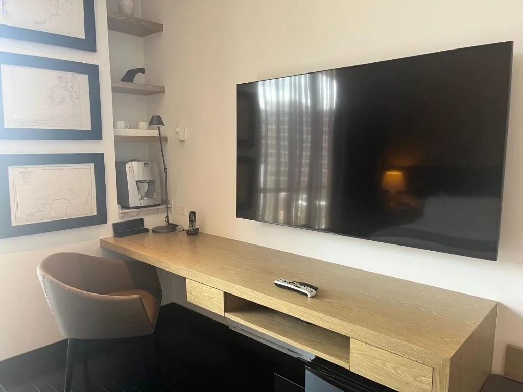 8010 Urban Living- Luxury Home Experience — 5