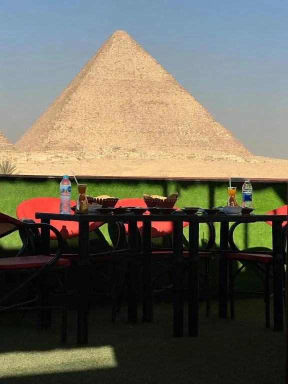 Master kings of the pyramids and Sphinx