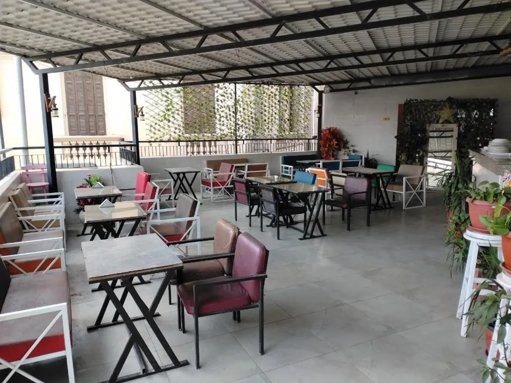 Up Town Crown Hotel — 4