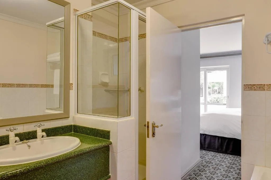 Protea Hotel by Marriott Cape Town Mowbray — 3