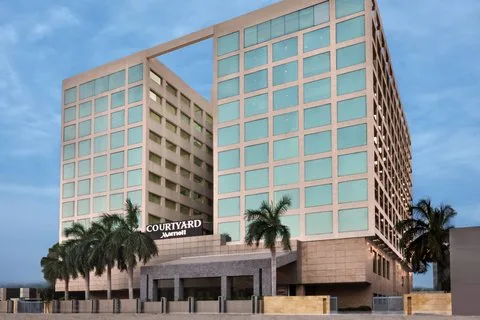 Courtyard by Marriott Chennai — 4