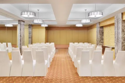 Courtyard by Marriott Chennai — 5