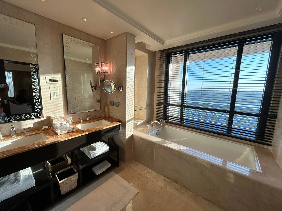 The Leela Palace Chennai - Seaside Modern Palace Hotel — 4