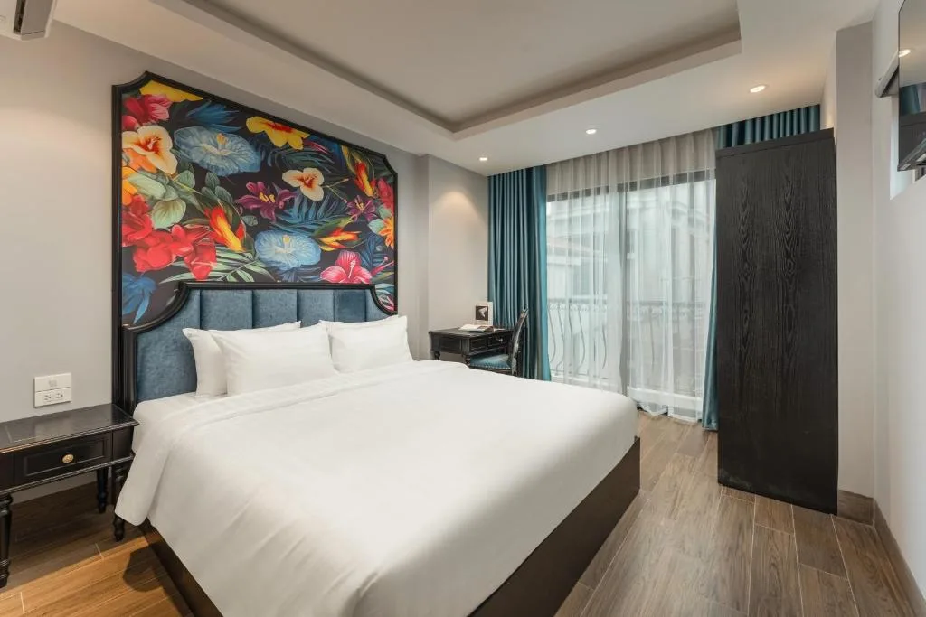 Aurora Hotel & Apartment