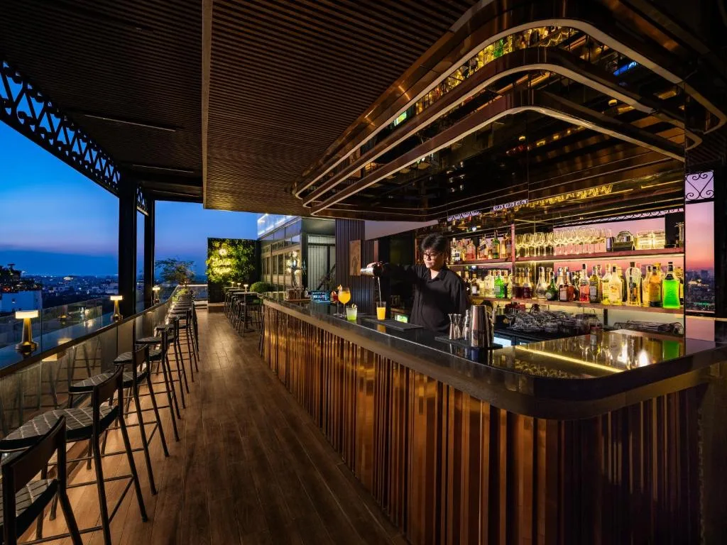 Splendid Secret Hotel — 2