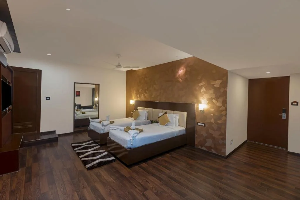 Hotel Hemaadri Grand — 4