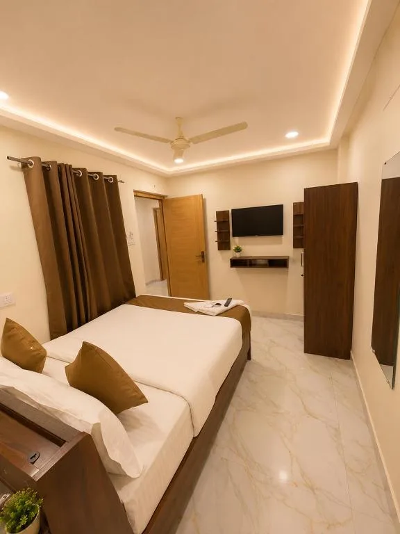 Hotel Livotel Near DLF Cyber City Gachibowli — 3
