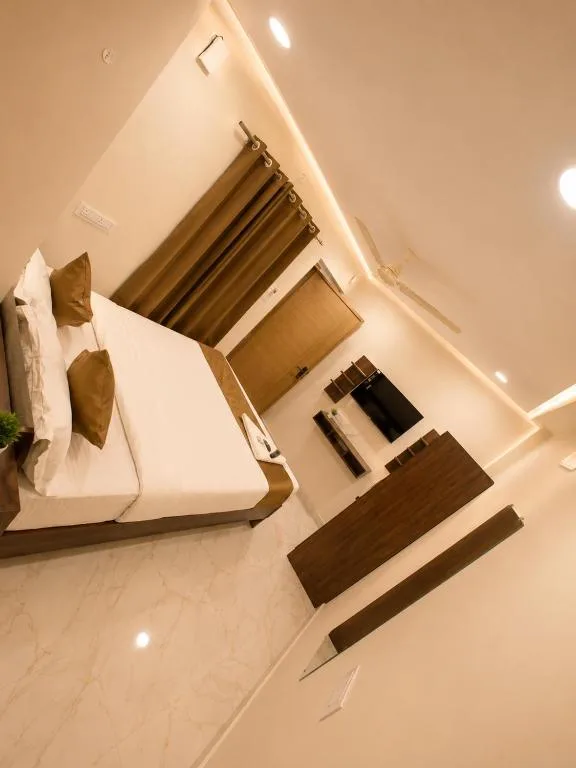 Hotel Livotel Near DLF Cyber City Gachibowli — 4
