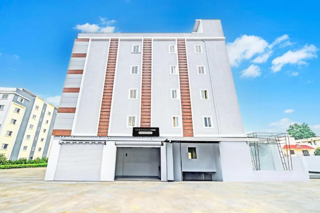 Super Townhouse Oak Kompally — 2