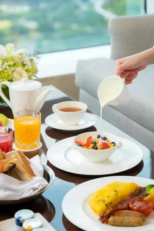 The Ritz-Carlton Jakarta, Pacific Place — 3
