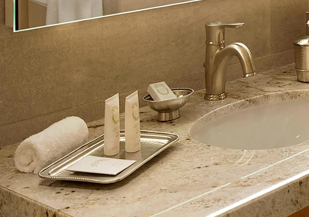 Luskin Hotel — 3