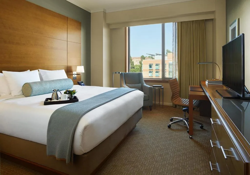 Luskin Hotel — 5