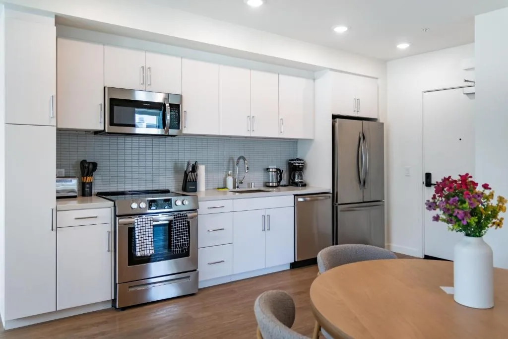Luxury 2 Bedroom Residence With Fitness and Outdoor Pool — 5