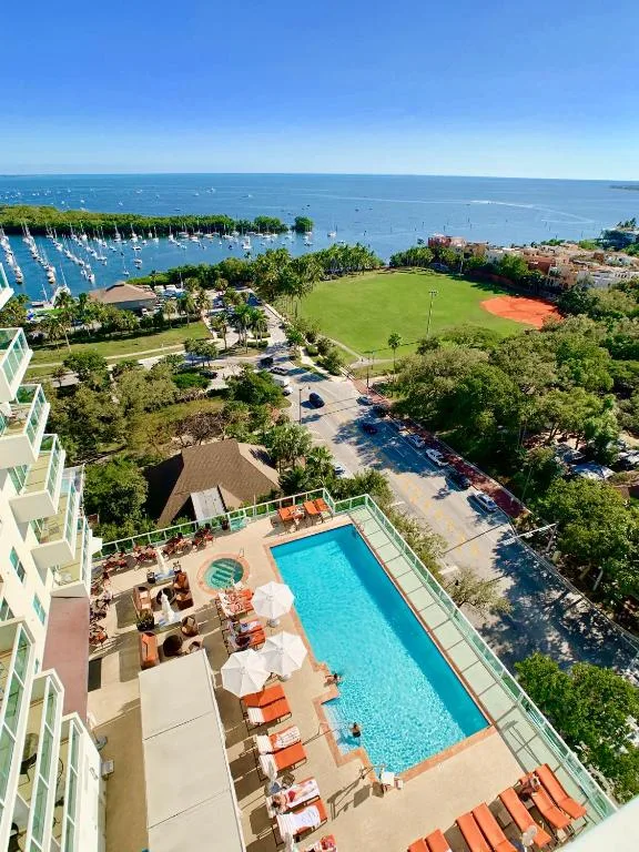 Balcony Ocean Views - Pool, Gym, Wi-Fi & Parking — 5