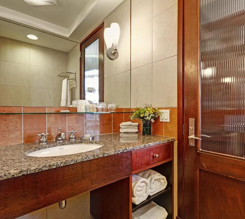 Hotel Giraffe by Library Hotel Collection — 3
