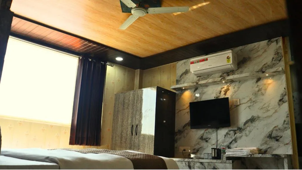 Ganga Riverfront Rooms And Banquet — 2
